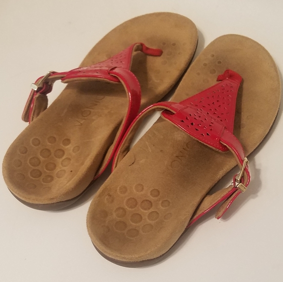 Vionic Red Sandals Size 7 - Picture 1 of 3
